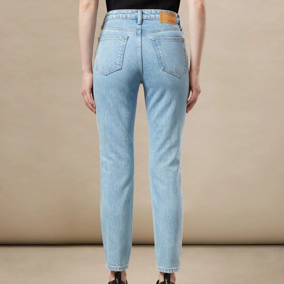 FRANK & OAK Stevie Tapered Jean in Light Wash - Picture 5 of 5